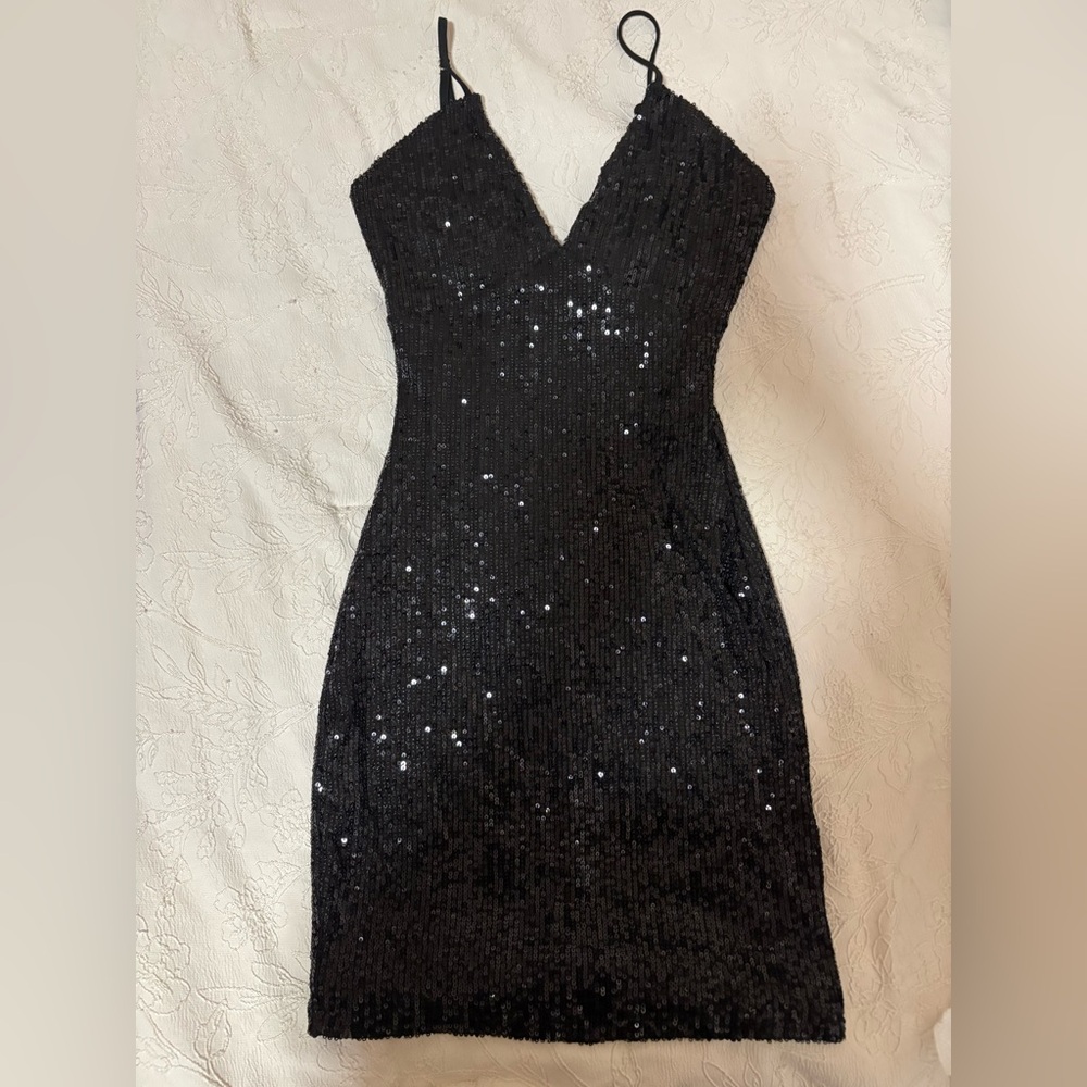 Windsor Black Sequin Strapless V-Neck Dress